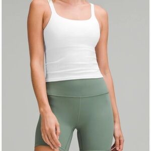 Lululemon Ebb to street scoop cropped tank B/C
